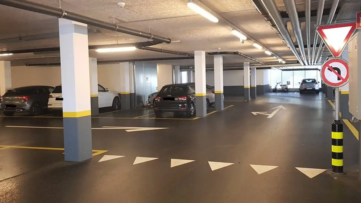 Underground parking space for rent - Via Luigi Lavizzari 8, 6600 Locarno