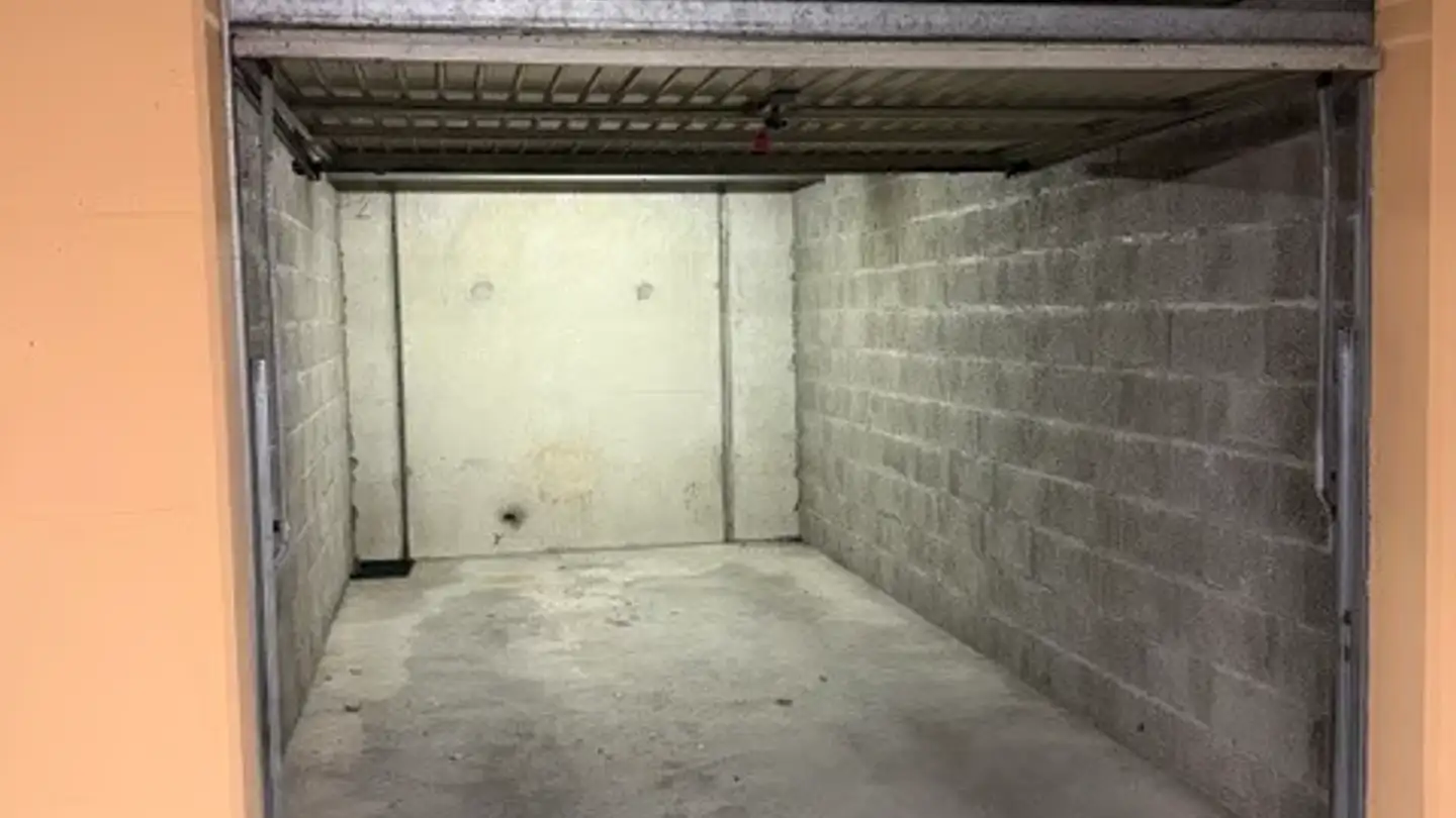Underground parking space for rent - 1206 Genève