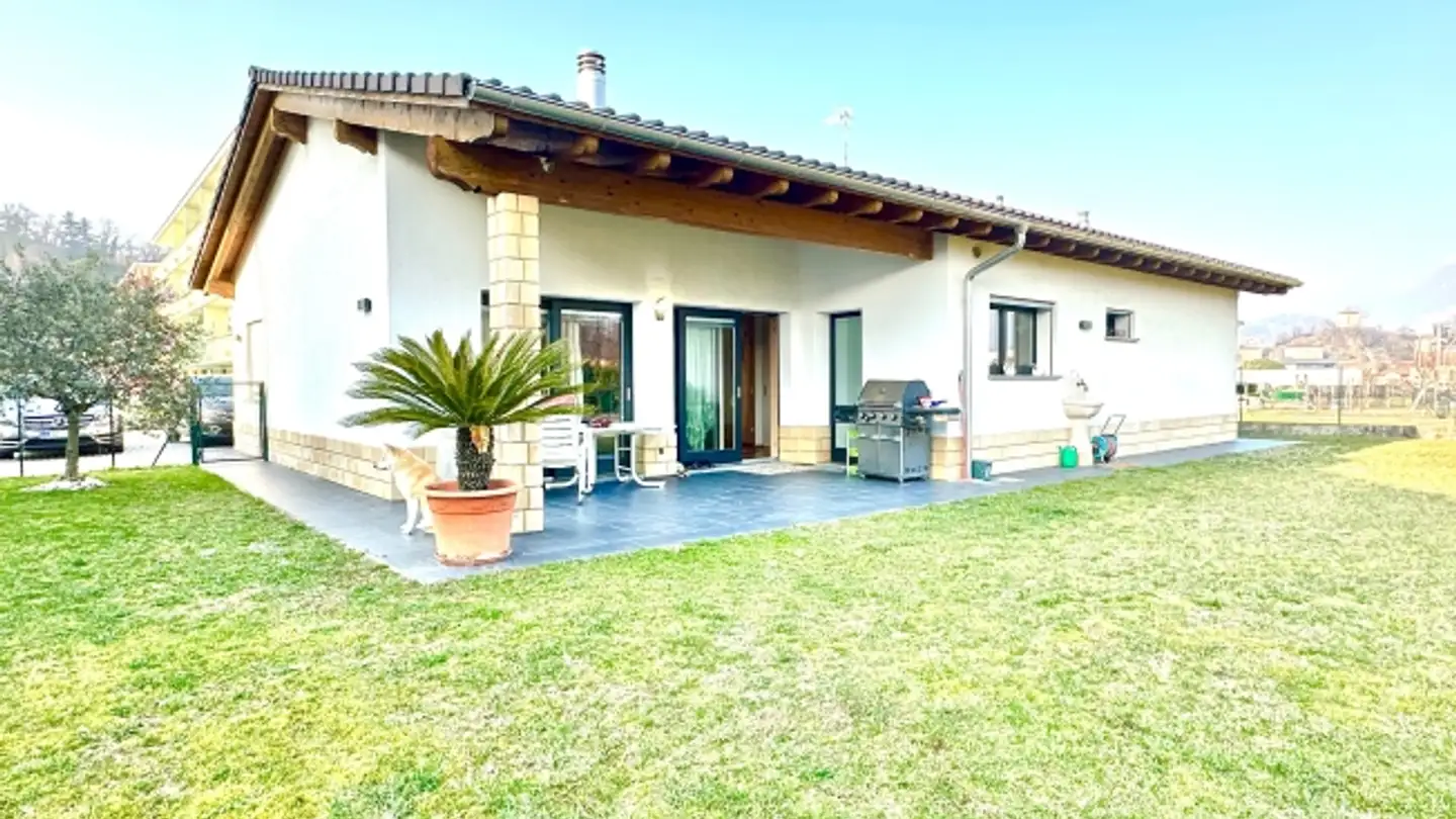 Einfamilienhaus kaufen - 6855 Stabio