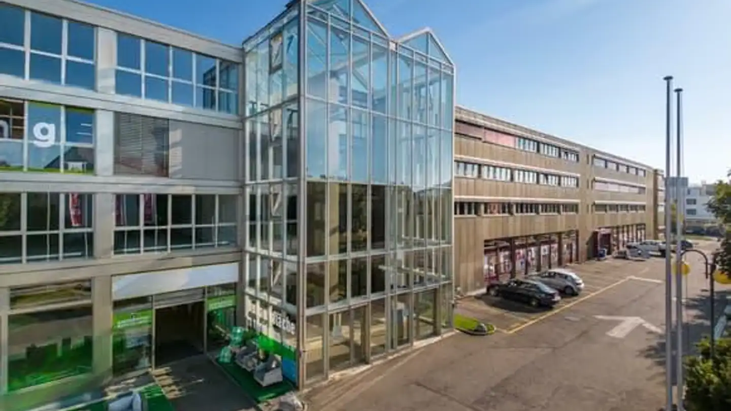 Espace de stockage à louer - Mandachstrasse 50, 8155 Niederhasli