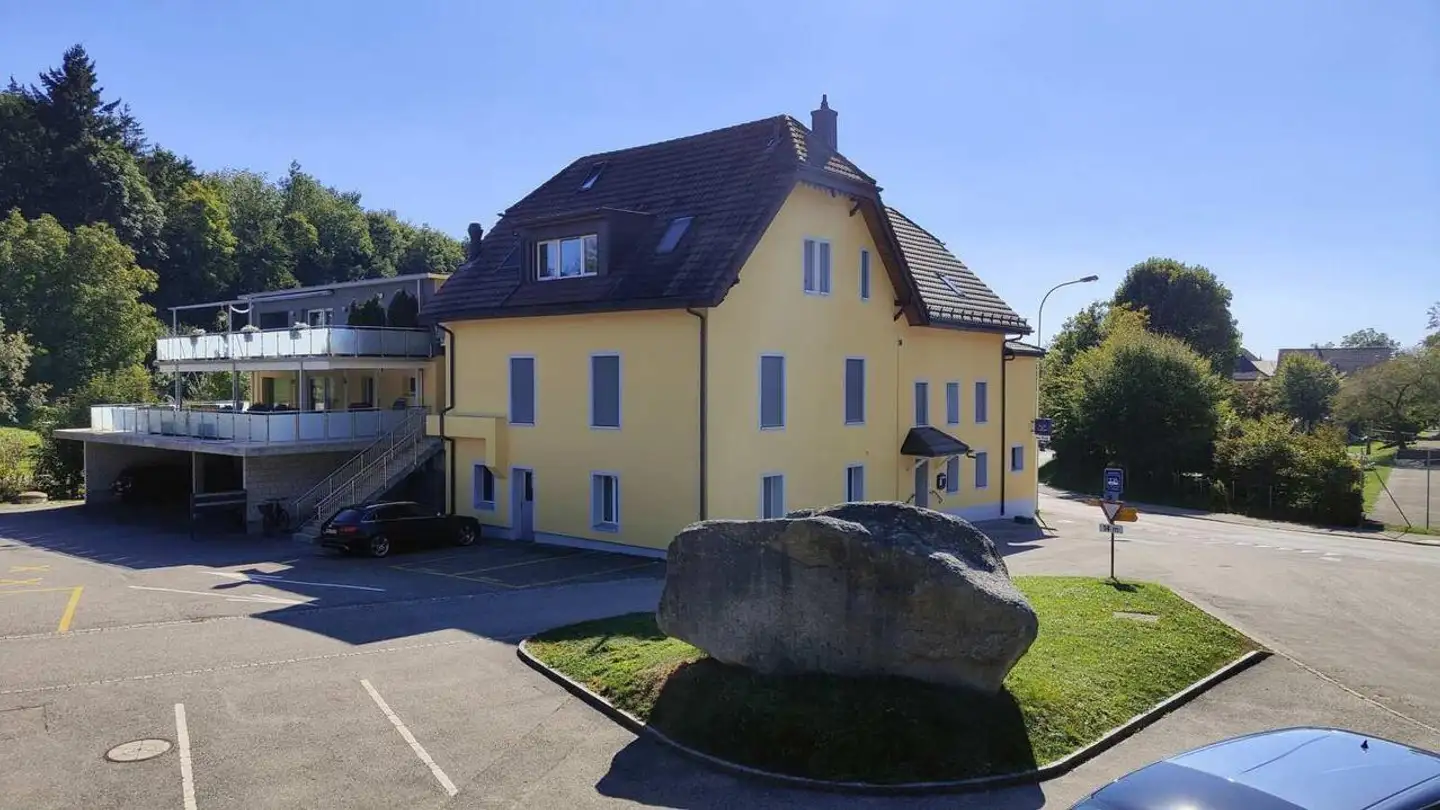 Mixed-use building for sale - Hauptstrasse, 4522 Rüttenen