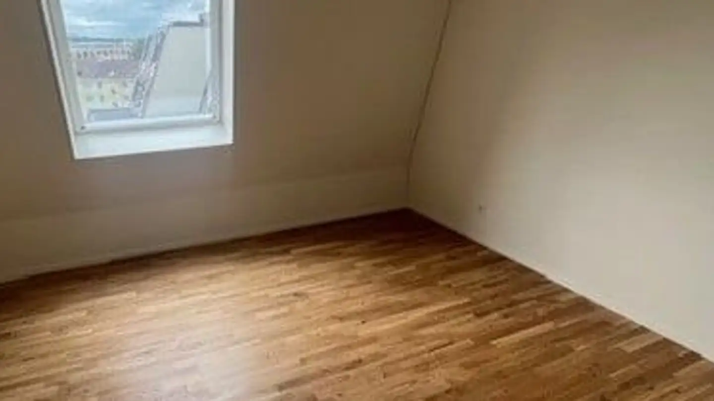 Dachgeschosswohnung mieten - Gschwaderstrasse 20, 8610 Uster - Foto 4