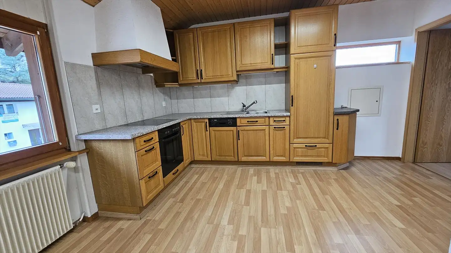 Attique à louer - Rue Brûlée 11, 2802 Develier