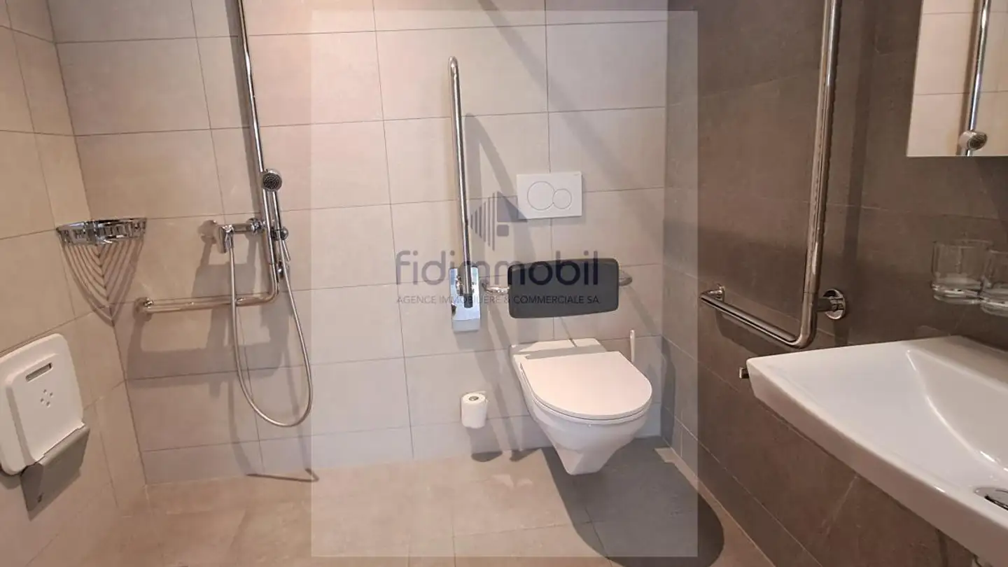 Appartement à louer - Avenue Des Forges, 2300 La Chaux-de-Fonds - Photo 4