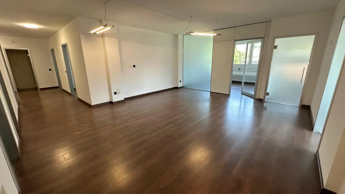 Spazio ufficio in affitto - Viale Alessandro Volta, 6830 Chiasso - Foto 2