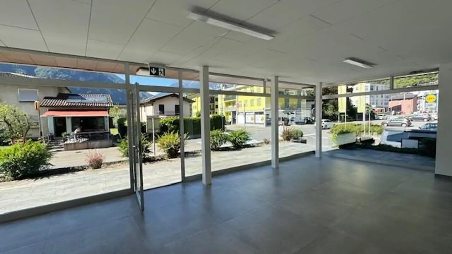 Spazio ufficio in vendita - Via Stefano Franscini 9, 6710 Biasca - Photo 3