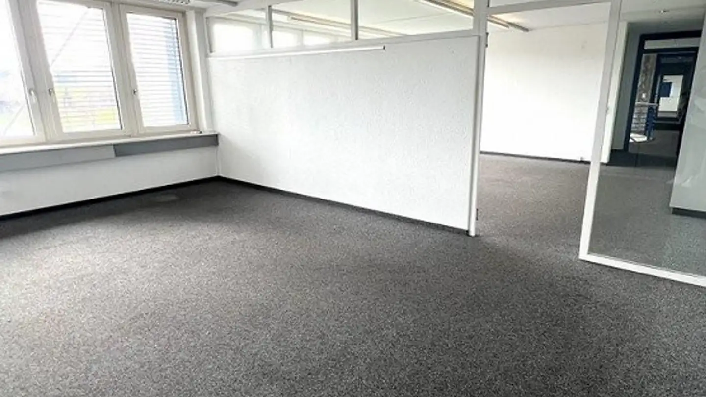 Commercial à louer - Wohlerstrasse 51, 5605 Dottikon