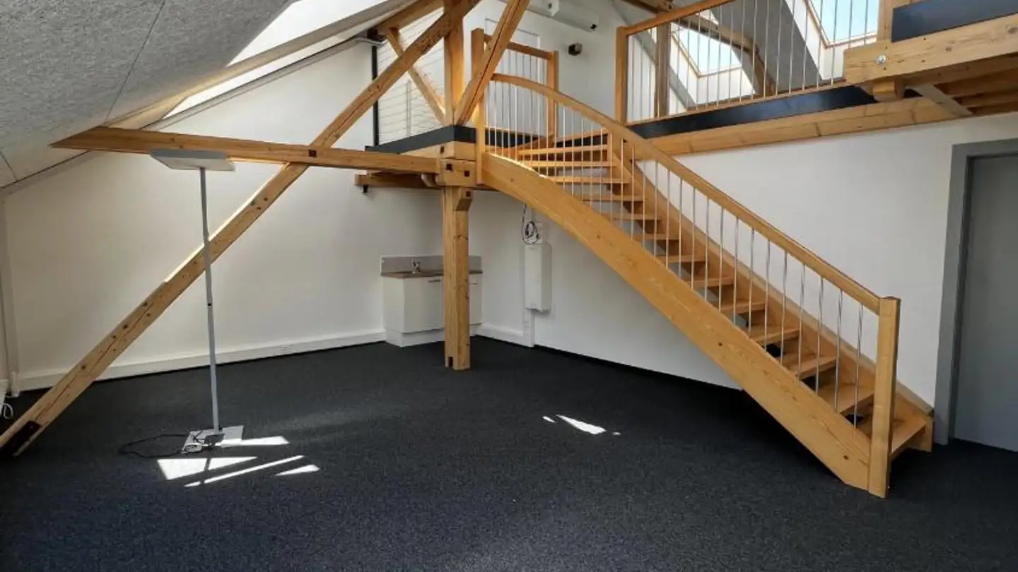 Commercial for rent - 1880 Bex