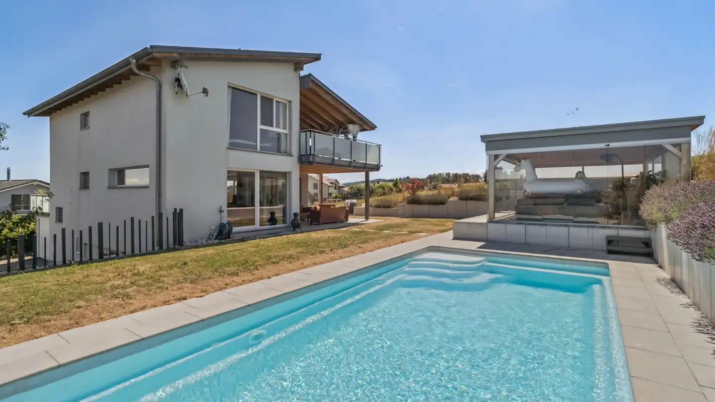 Single house for sale - 1721 Courtion