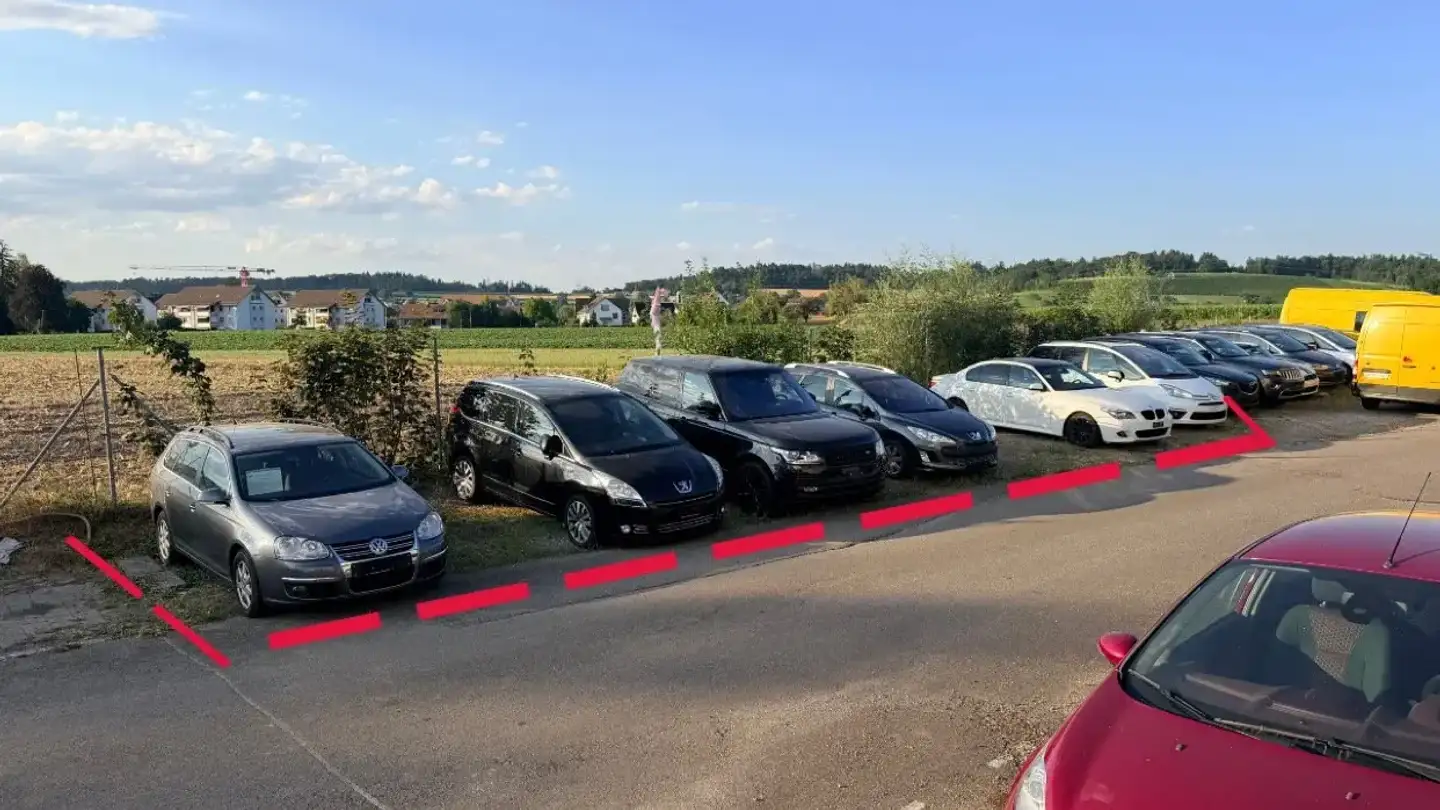 Place de parking extérieure à louer - Wehntalerstrasse 16, 8105 Regensdorf - Photo 2