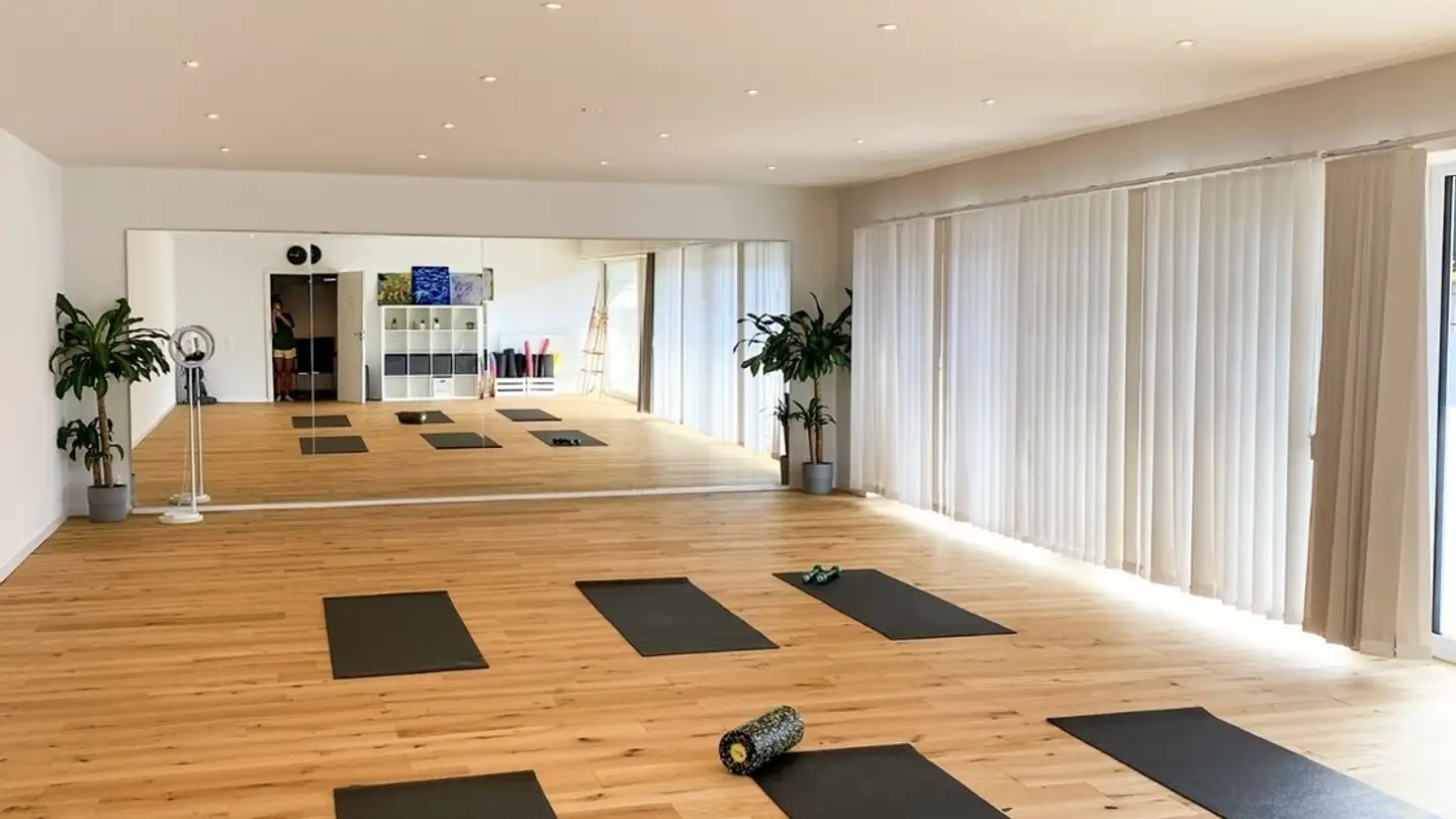 Commercial à louer - 4325 Schupfart