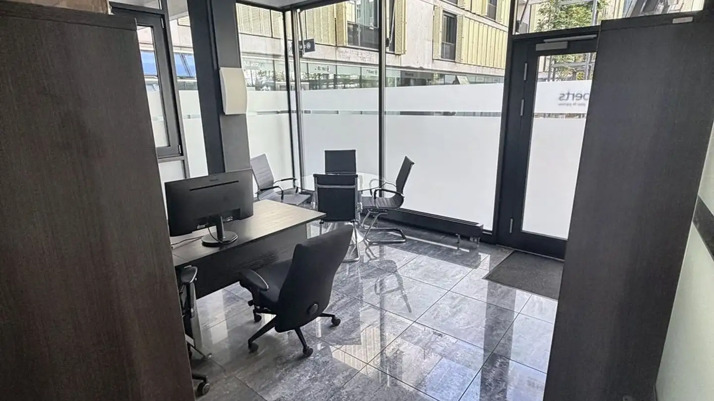 Office space for rent - Flurstrasse 2, 8048 Zürich