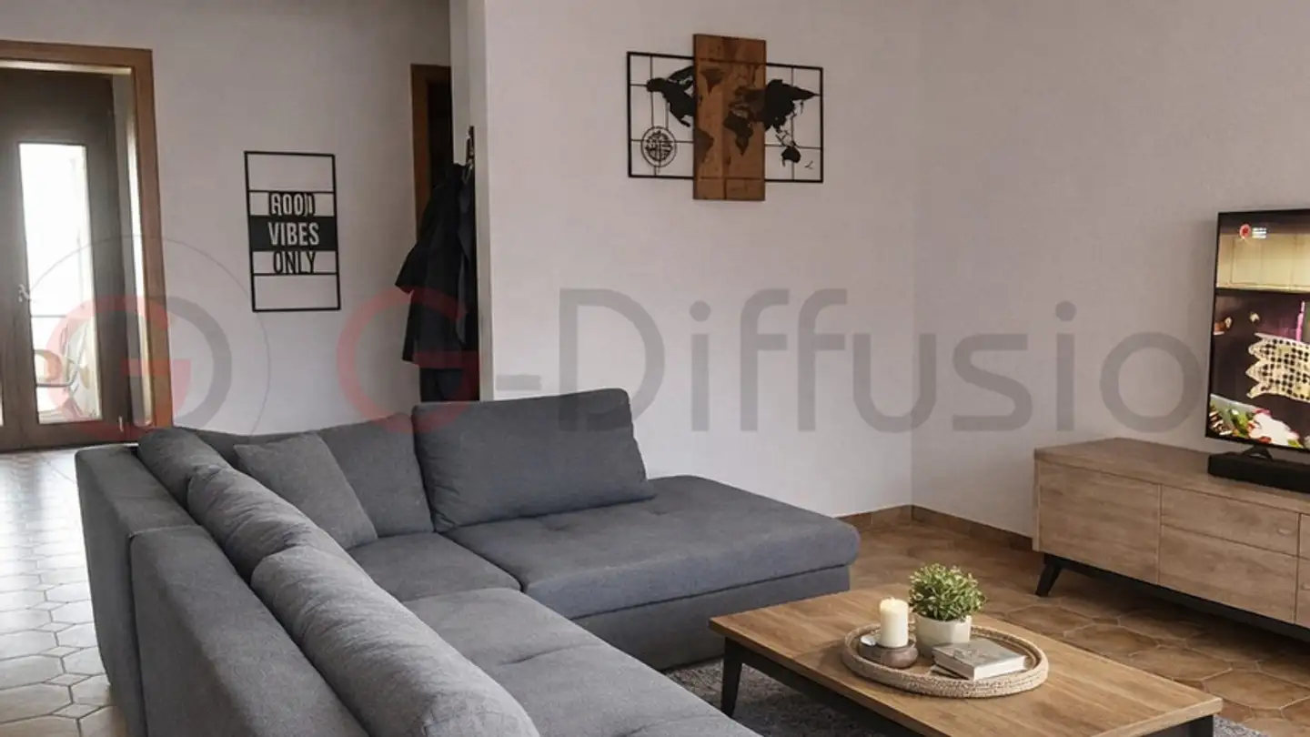 Apartment for sale - 1907 Saxon