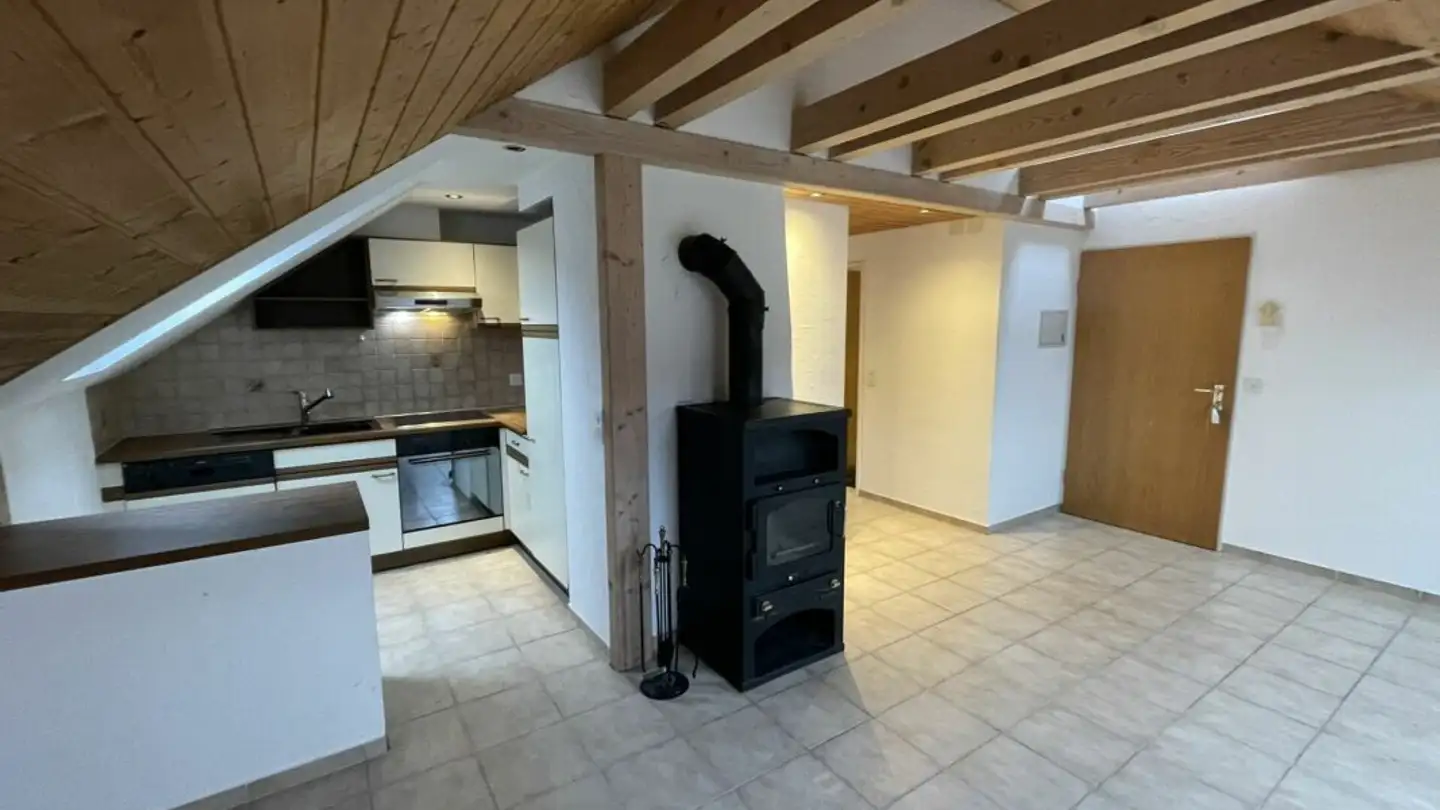 Dachgeschosswohnung mieten - Les Chéseaux 15, 2607 Cortébert - Foto 2