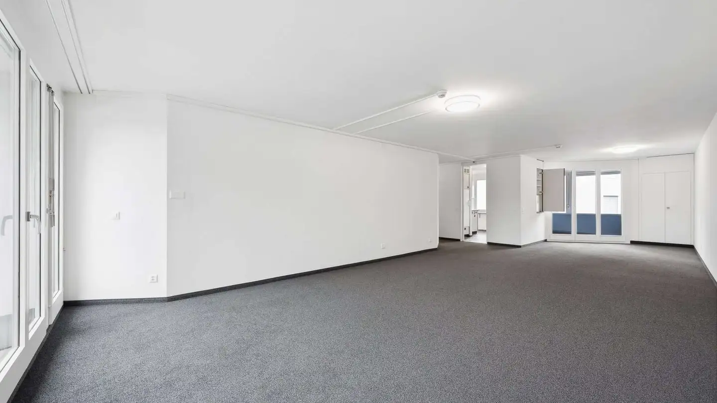 Mixed-use building for sale - Bahnhofstrasse 1, 8240 Thayngen - Photo 4
