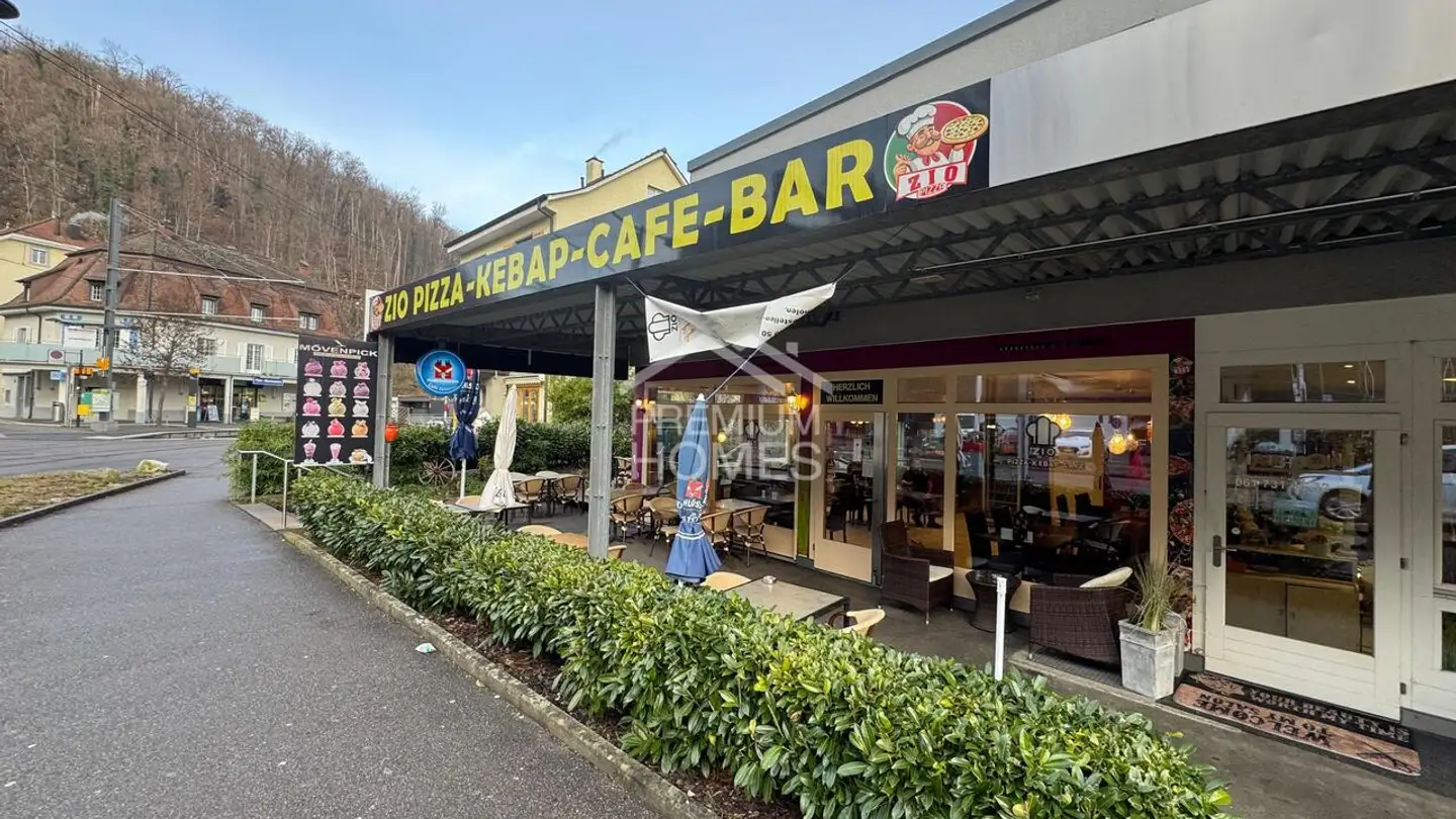Mixed-use building for sale - 4112 Bättwil