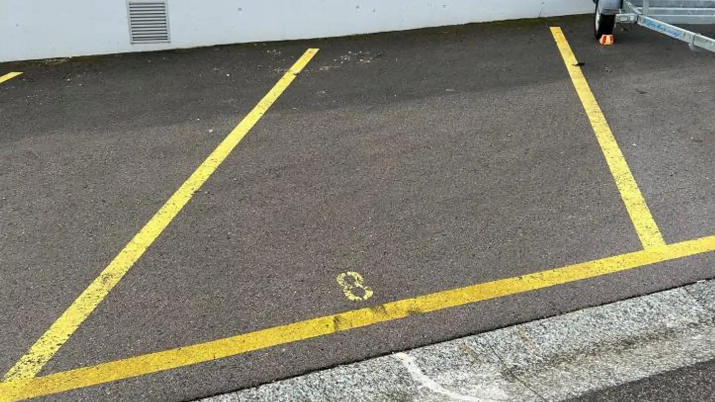 Place de parking extérieure à louer - Chez Besson 1, 1346 Les Bioux