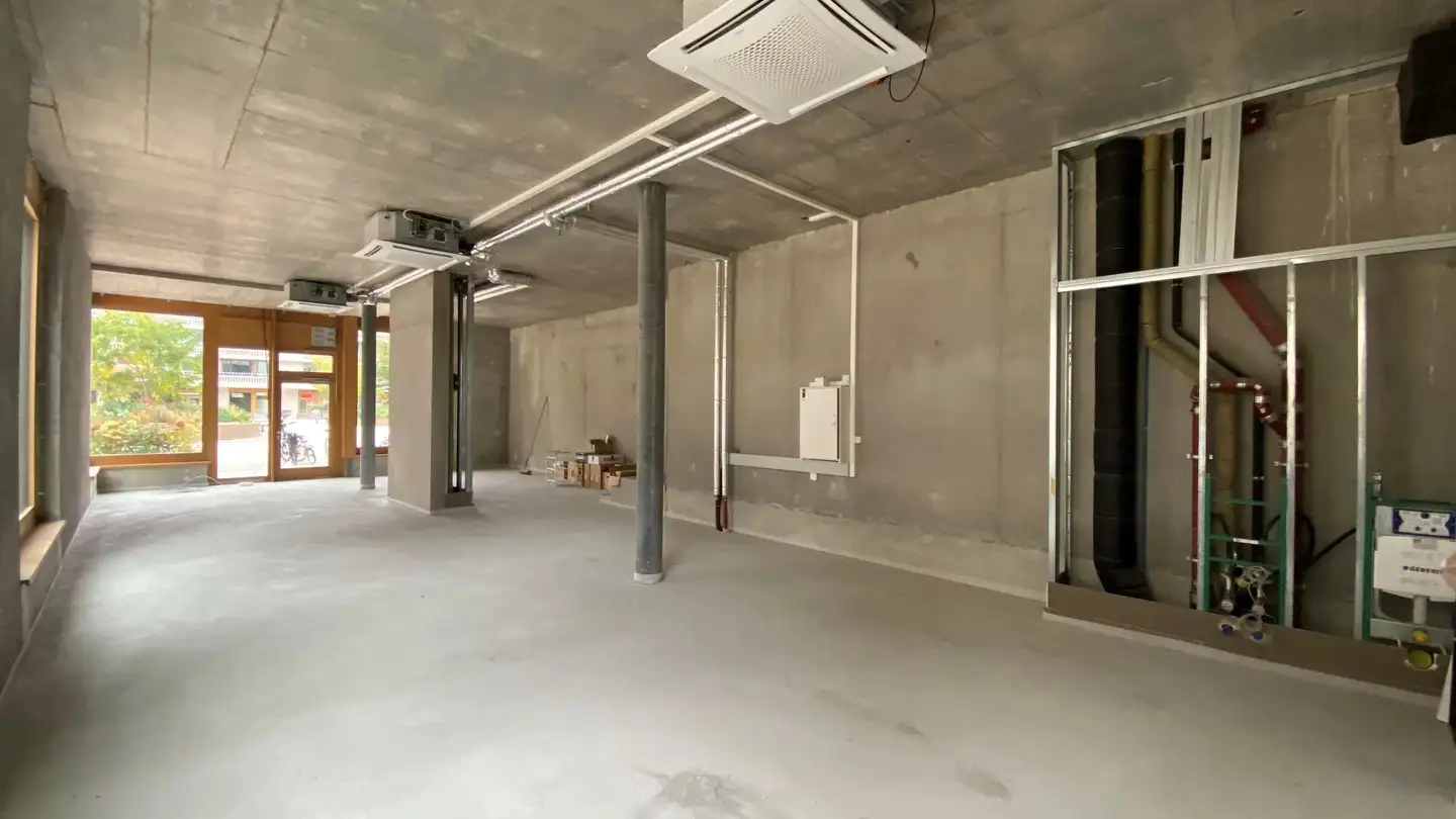 Shop for rent - Place Du Dizenier 1, 1226 Thônex - Photo 4