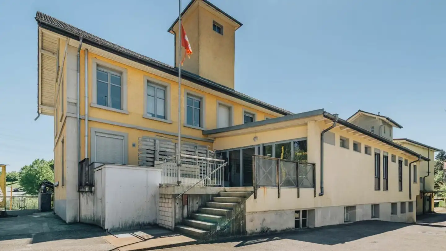 Mischgenutztes Gebäude kaufen - Wangenstrasse 12a, 3372 Wanzwil