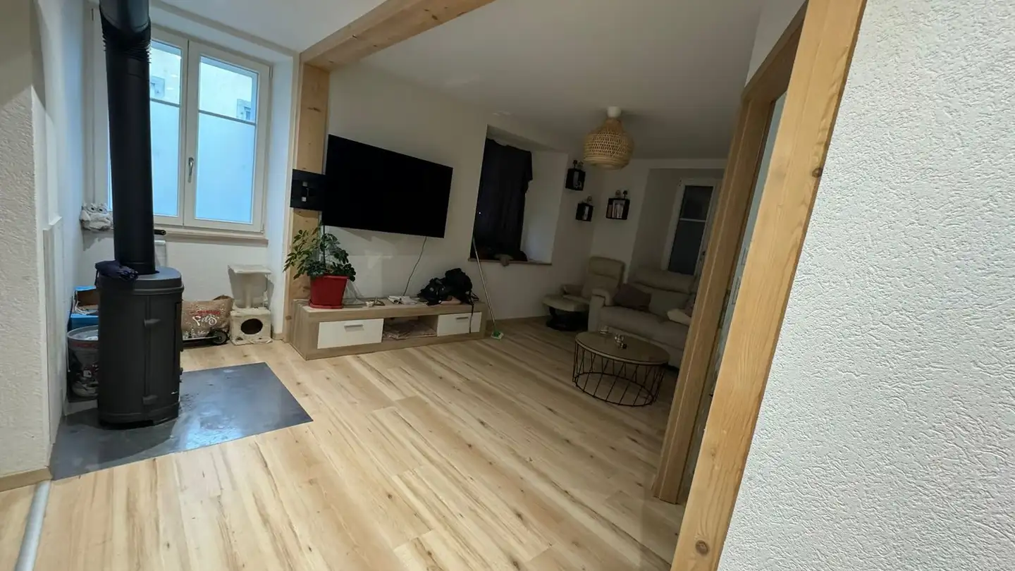 Wohnung mieten - Quartier Du Milieu 80, 2127 Les Bayards - Foto 2