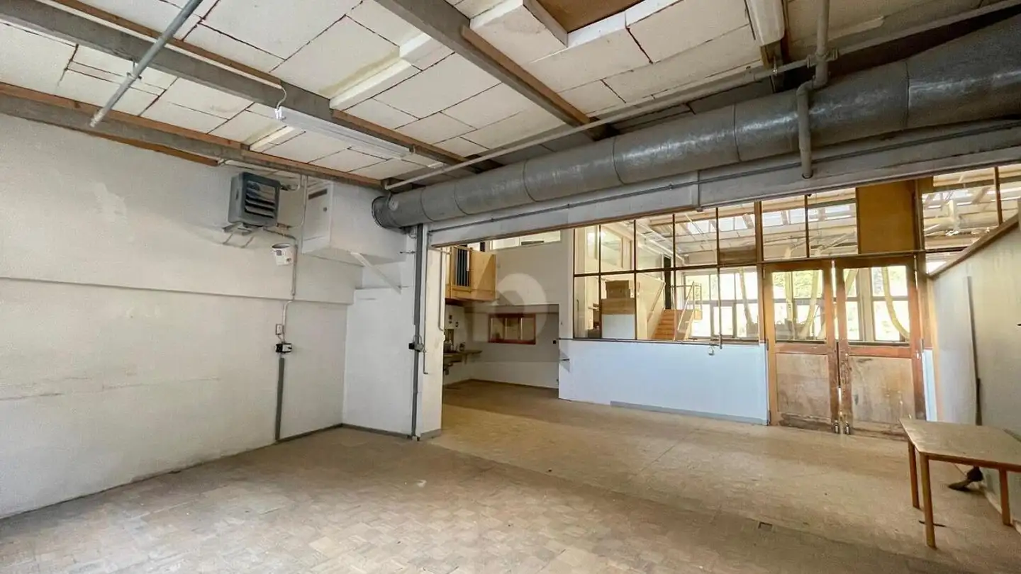 Factory for rent - 1950 Sion