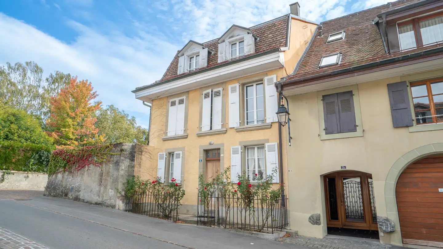 Outdoor parking space for rent - Rue Montolieu 2, 1030 Bussigny