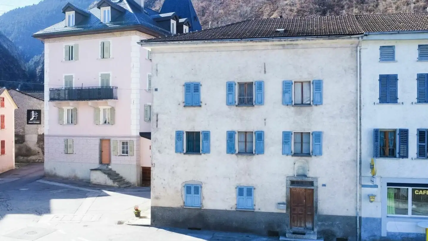 Residential building for sale - 3965 Chippis - Photo 2