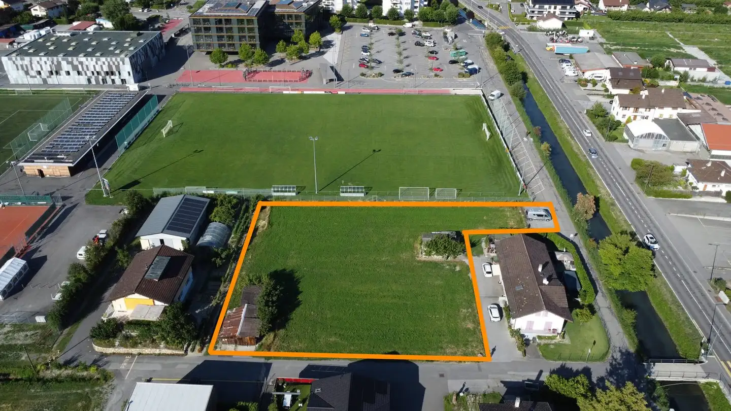 Terrain constructible à vendre - 1926 Fully