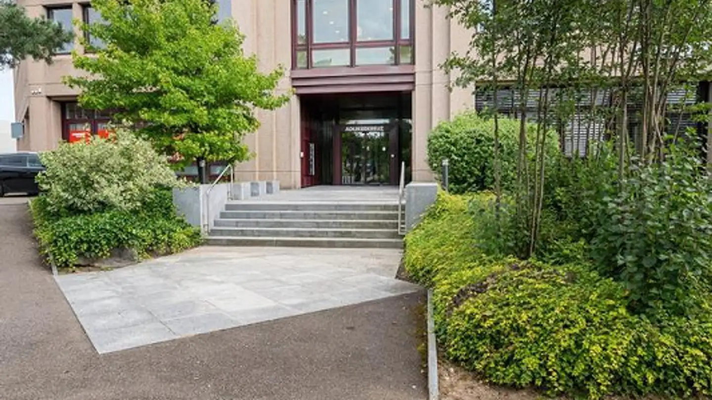 Bureau à louer - Wehntalerstrasse 190, 8105 Regensdorf