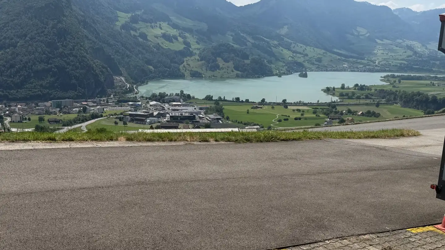 Outdoor parking space for sale - Sonnenbergstrasse 24, 6423 Seewen SZ