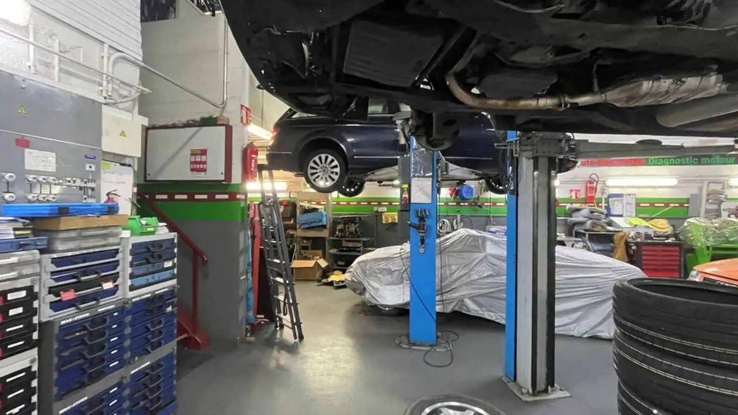 Commercial for sale - 1123 Aclens - Photo 2