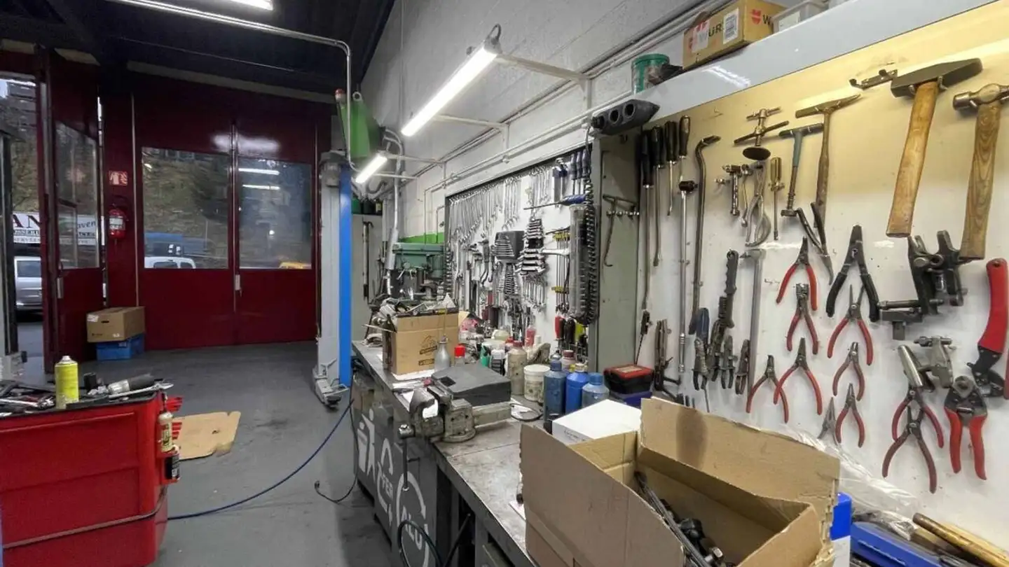 Commercial for sale - 1123 Aclens - Photo 3