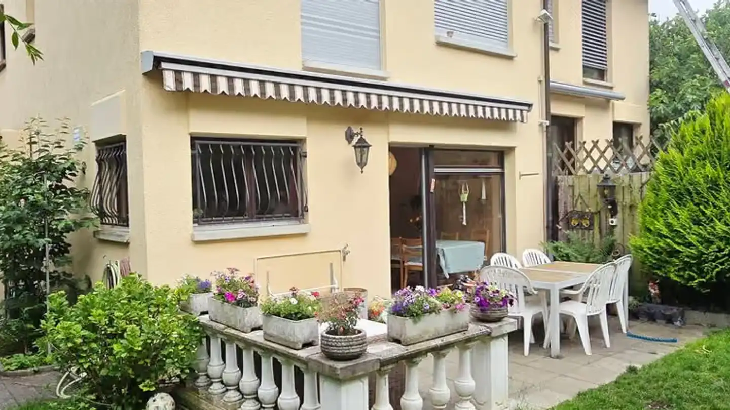 Semi-detached house for rent - Grossackerstrasse, 8041 Zürich