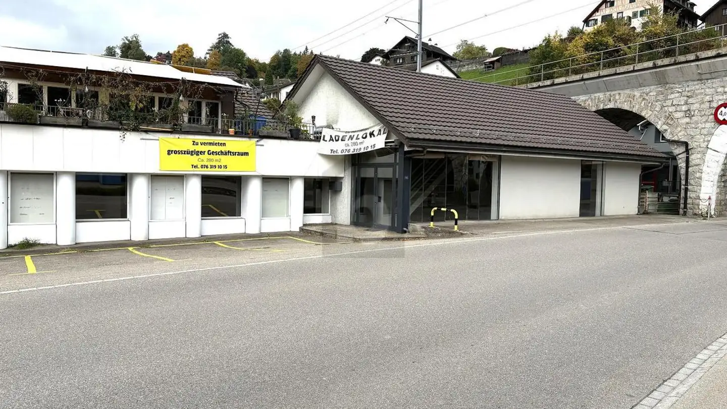 Geschäft mieten - 8634 Hombrechtikon