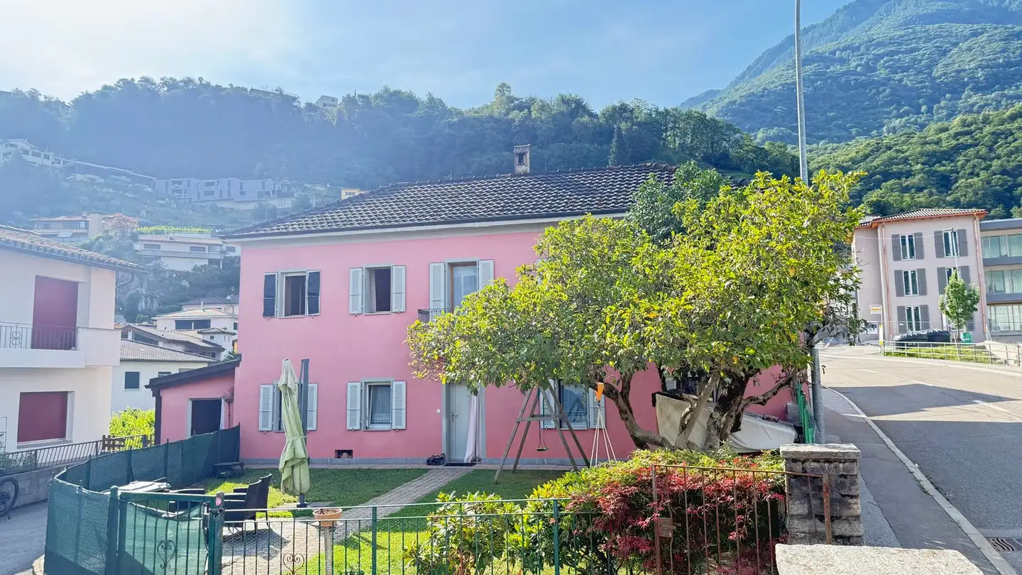 Single house for sale - Via Morobbia 9, 6512 Giubiasco