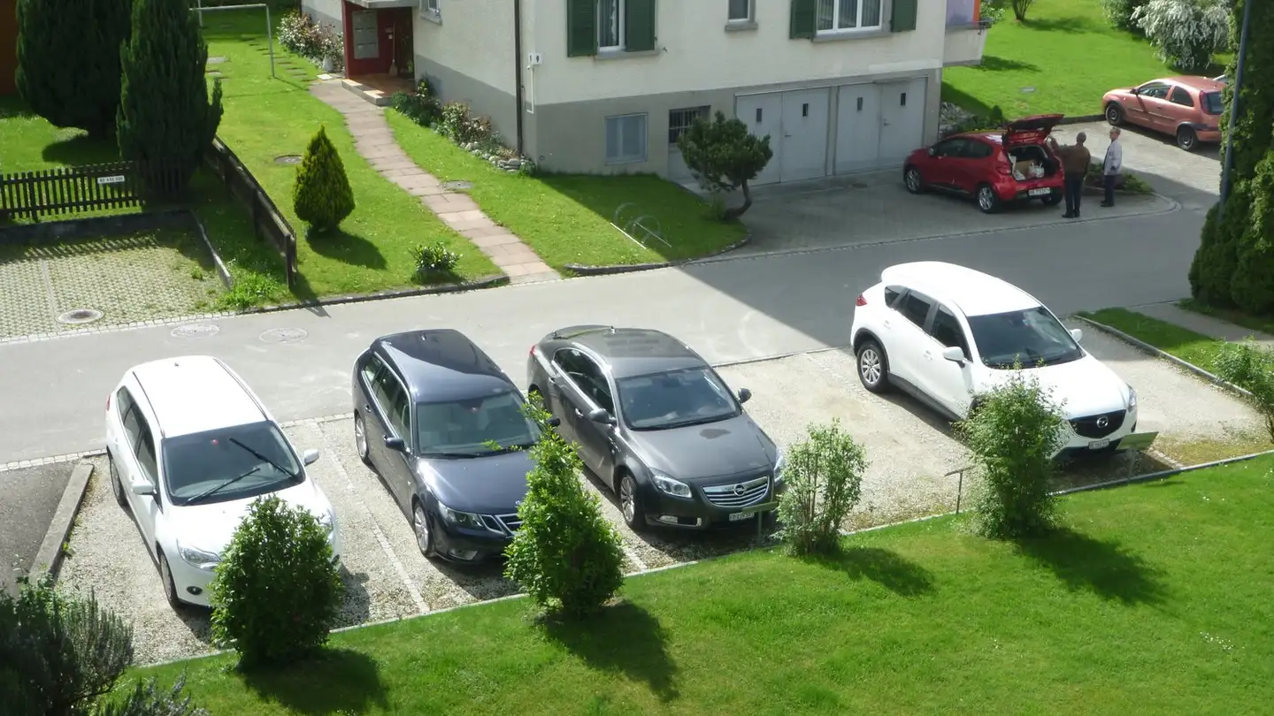 Place de parking extérieure à louer - Schützenweg 12, 3123 Belp