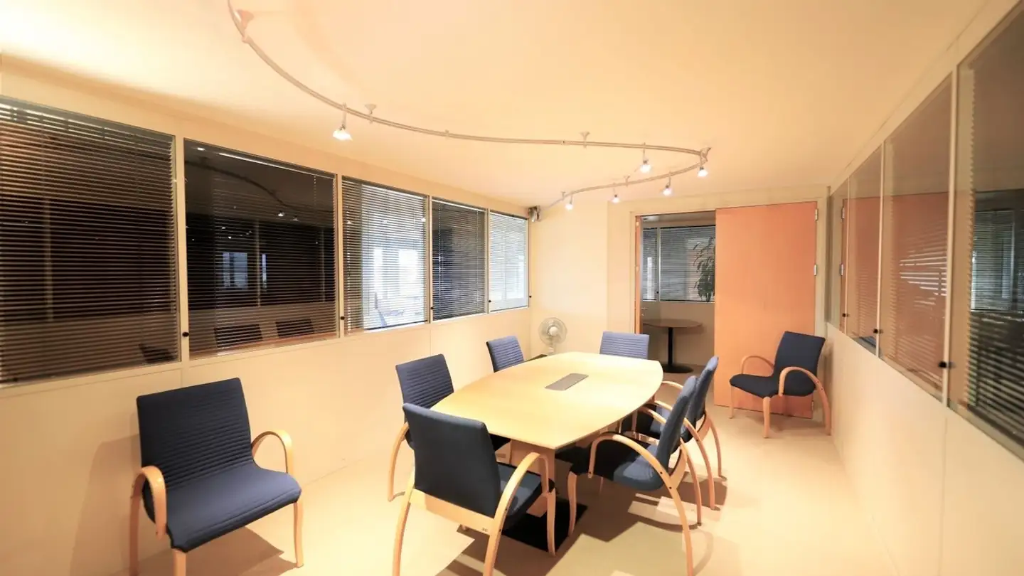 Office space for rent - 1295 Mies - Photo 2