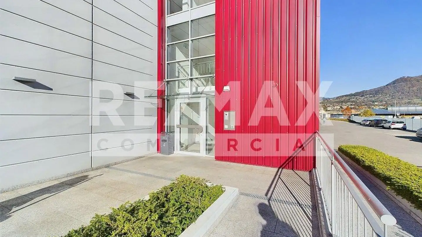 Office space for rent - 6828 Balerna