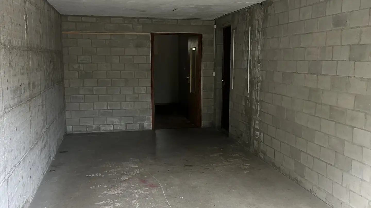 Garage for rent - Rue Du Montilier 21, 2523 Lignières
