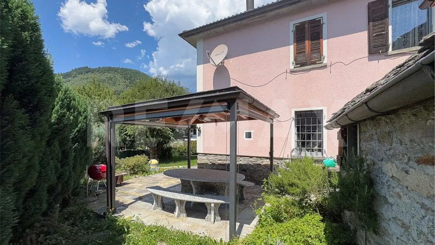 Einfamilienhaus kaufen - 6542 Buseno