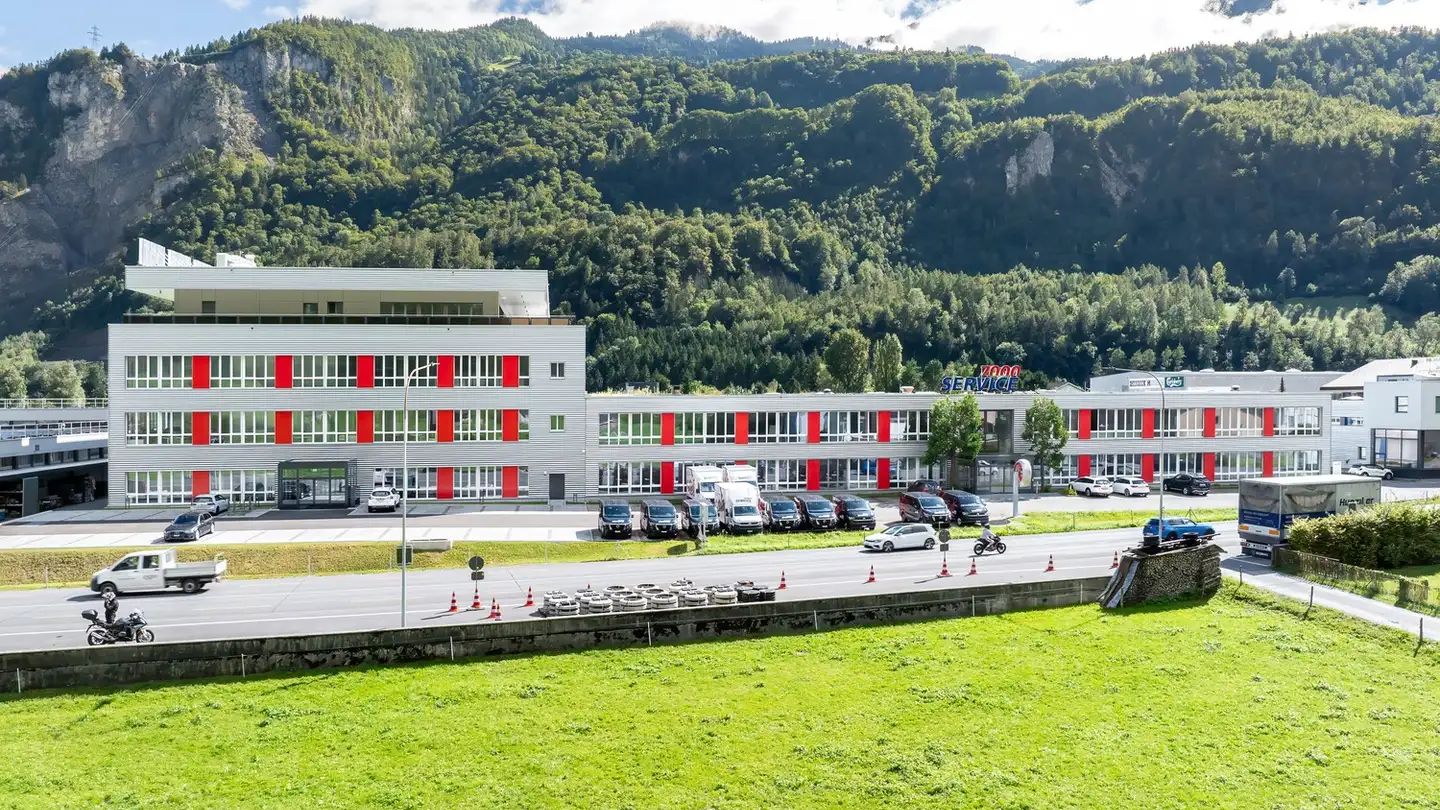Grande magazzino in affitto - Zaunweg 15a, 8754 Netstal