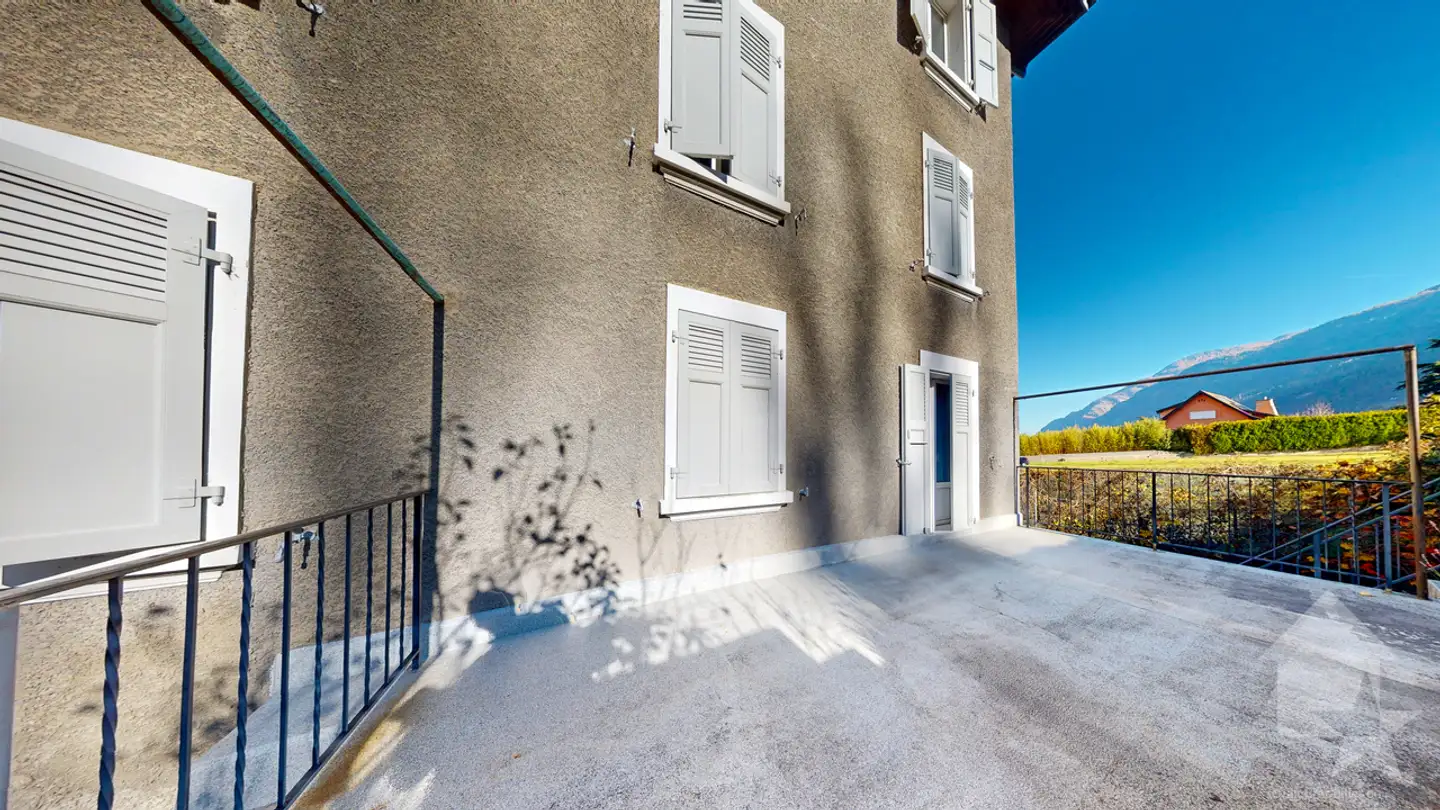 Apartment for sale - 1907 Saxon