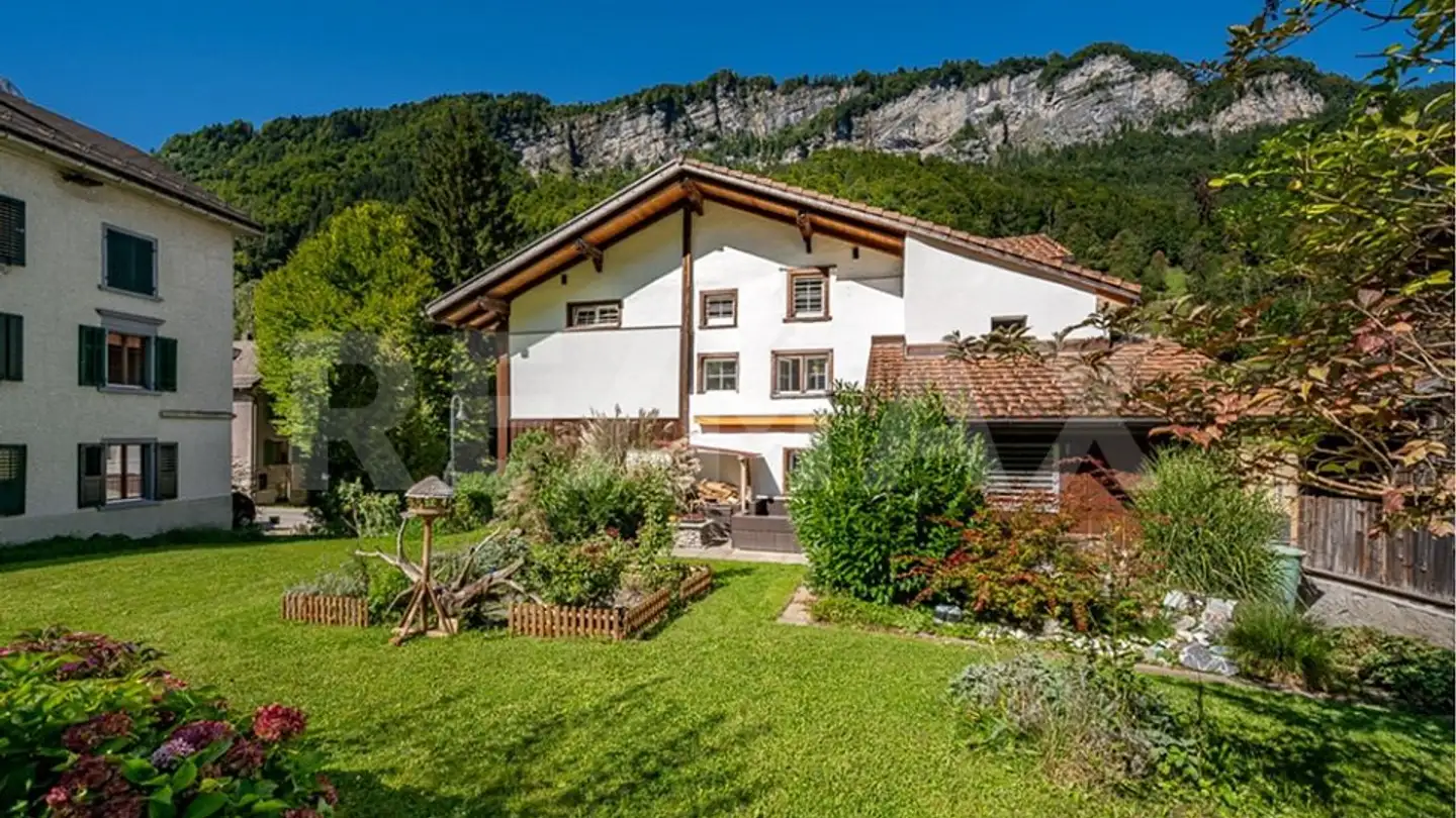 Edificio residenziale in vendita - Dorfstrasse 1, 8782 Rüti GL - Photo 2