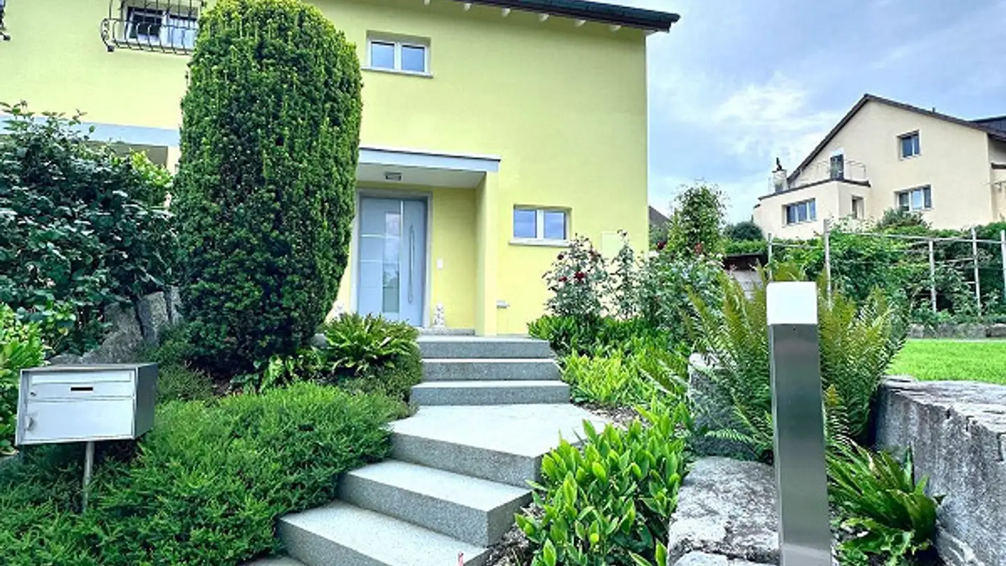 Semi-detached house for rent - Baltenschwilerstrasse 61, 8962 Bergdietikon