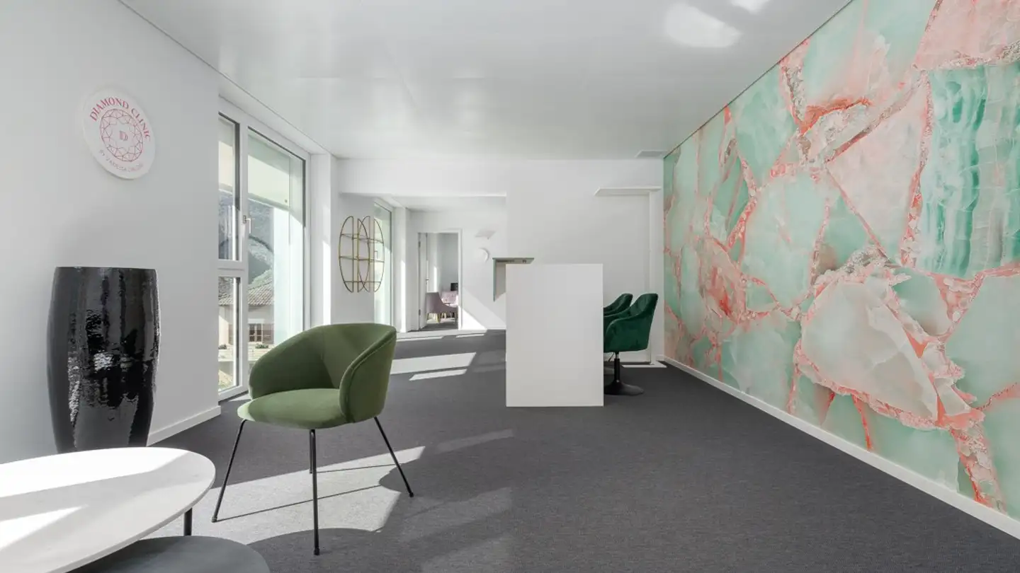 Immeuble mixte à louer - Via Cantonale 109, 6537 Grono