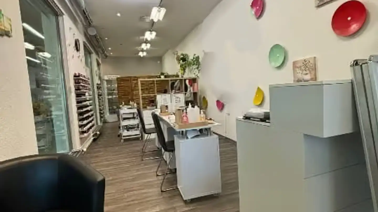 Magasin à louer - Allmend 1, 4460 Gelterkinden - Photo 2