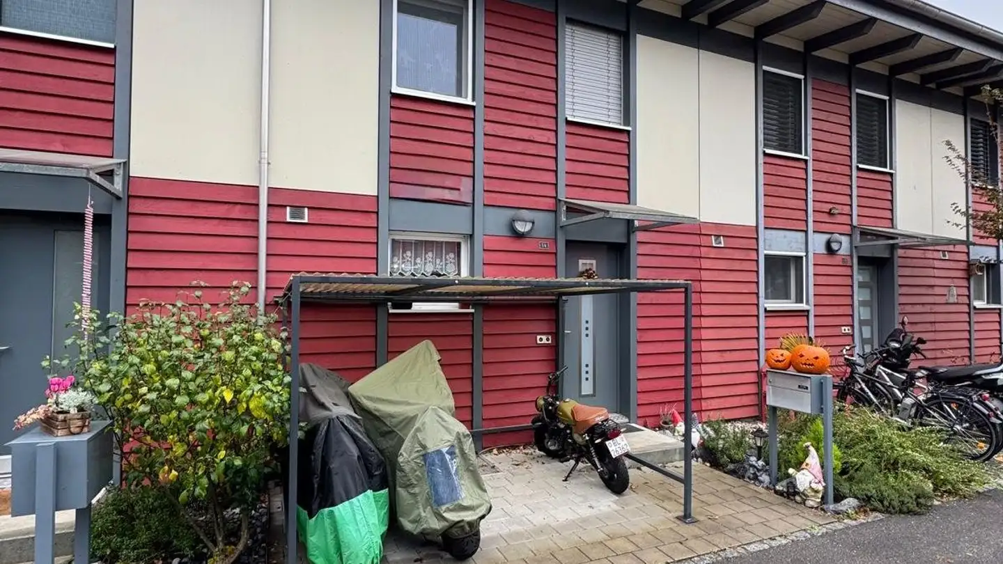 Row house for rent - Münchensteinerweg 14, 4153 Reinach BL