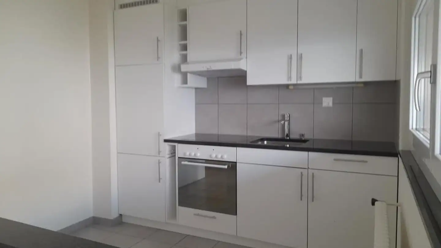 Appartement à louer - Rue Pierre-De-Vingle 18, 2000 Neuchâtel - Photo 2