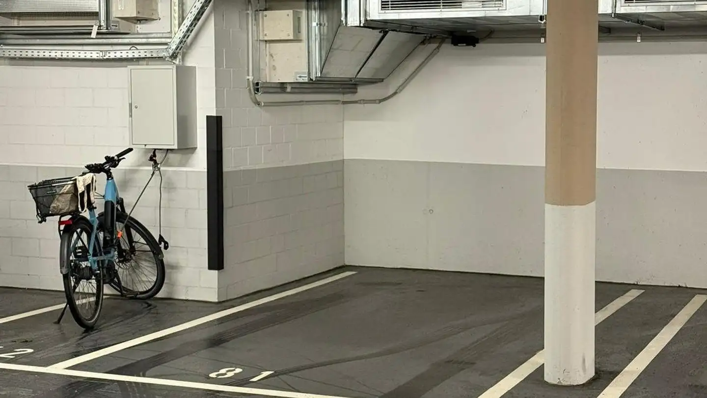 Place de parking souterraine à louer - Käferholzstrasse 24, 8057 Zürich - Photo 2