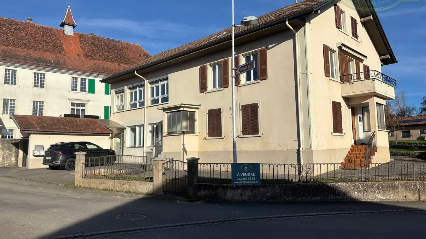 Mixed-use building for sale - 2944 Bonfol